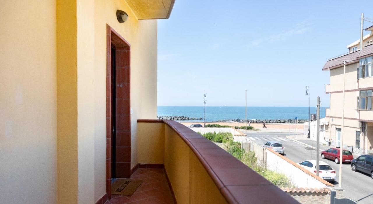 Ferienwohnung Waterfront House Fiumicino Exterior foto